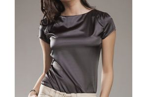 Черная блузка с коротким рукавом