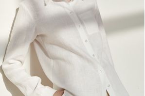 Белая льняная рубашка женская