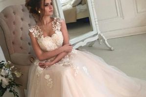 Невесты в пудровых платьях