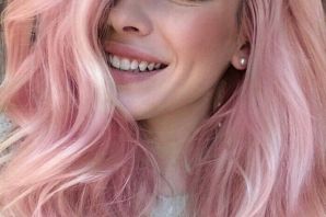 Пастельно розовый цвет волос