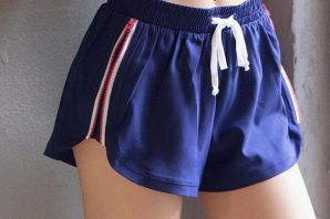 Спортивные шорты женские короткие