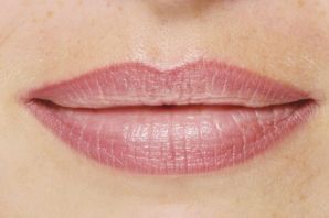 Перманентный макияж губ коричневого цвета
