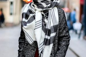 Объемный шарф с пуховиком