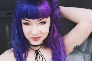 Фиолетовая челка на темных волосах