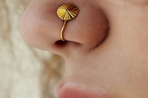 Золотое кольцо в нос