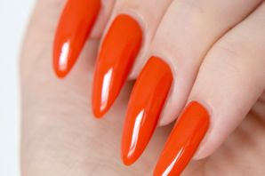 Морковный цвет ногтей
