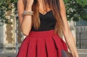 Короткая красная юбка