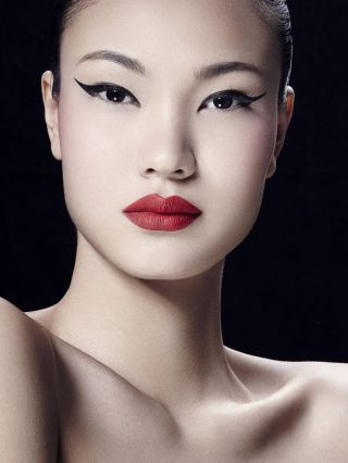 Азиатский вечерний макияж