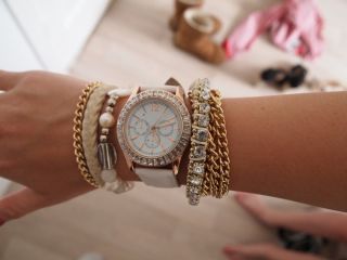 Часы женские с браслетом из камней