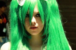 Некоглай зеленые волосы