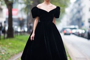 Черное вельветовое платье