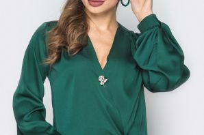 Блузка зеленого цвета