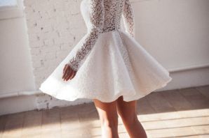 Платье с кроссовками на свадьбу
