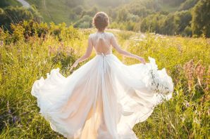 Невесты в открытых платьях