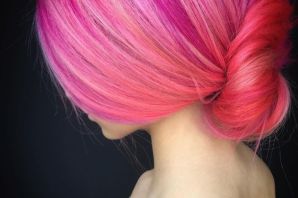 Ярко розовые волосы