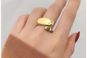Стильные кольца из золота
