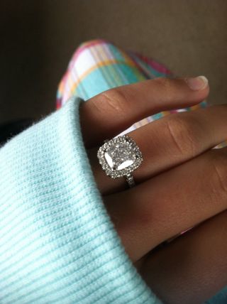 Помолвочное кольцо с квадратным бриллиантом