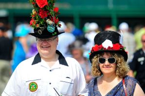 Скачки в англии парад шляпок
