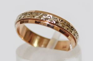 Обручальные кольца с алмазной гранью