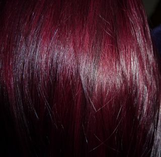 Каштановые волосы с красным отливом