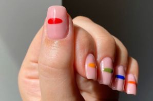 Маникюр на короткие ногти френч цветной