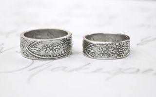 Серебряные обручальные кольца с гравировкой
