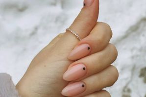 Короткие миндальные ногти