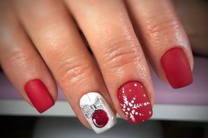 Новогодний дизайн ногтей красный