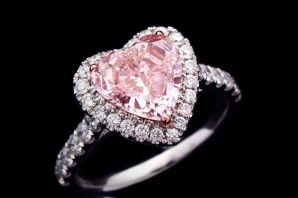 Кольцо с бриллиантом сердце