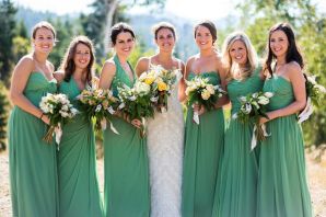 Прическа подружки невесты на длинные волосы