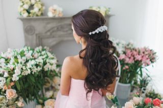 Прическа невесты на длинные волосы