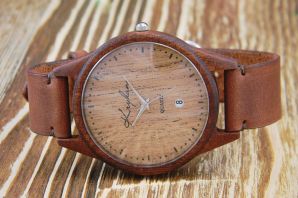 Ручные часы из дерева