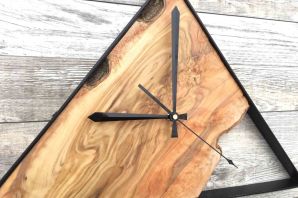 Оригинальные часы из дерева