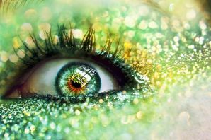 Зелено янтарные глаза