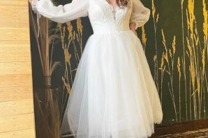 Свадебное миди платье с рукавами