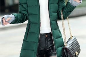 Зеленая женская куртка