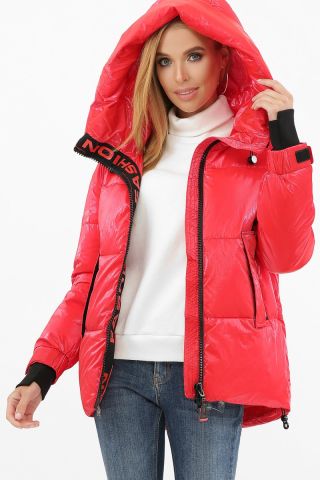Красная куртка женская зимняя