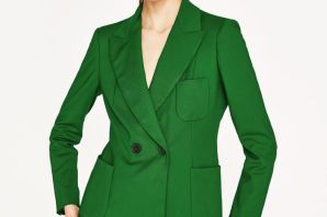 Зеленый деловой костюм