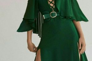 Зеленое коктейльное платье