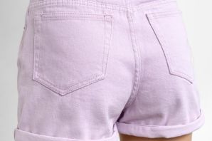 Фиолетовые джинсовые шорты