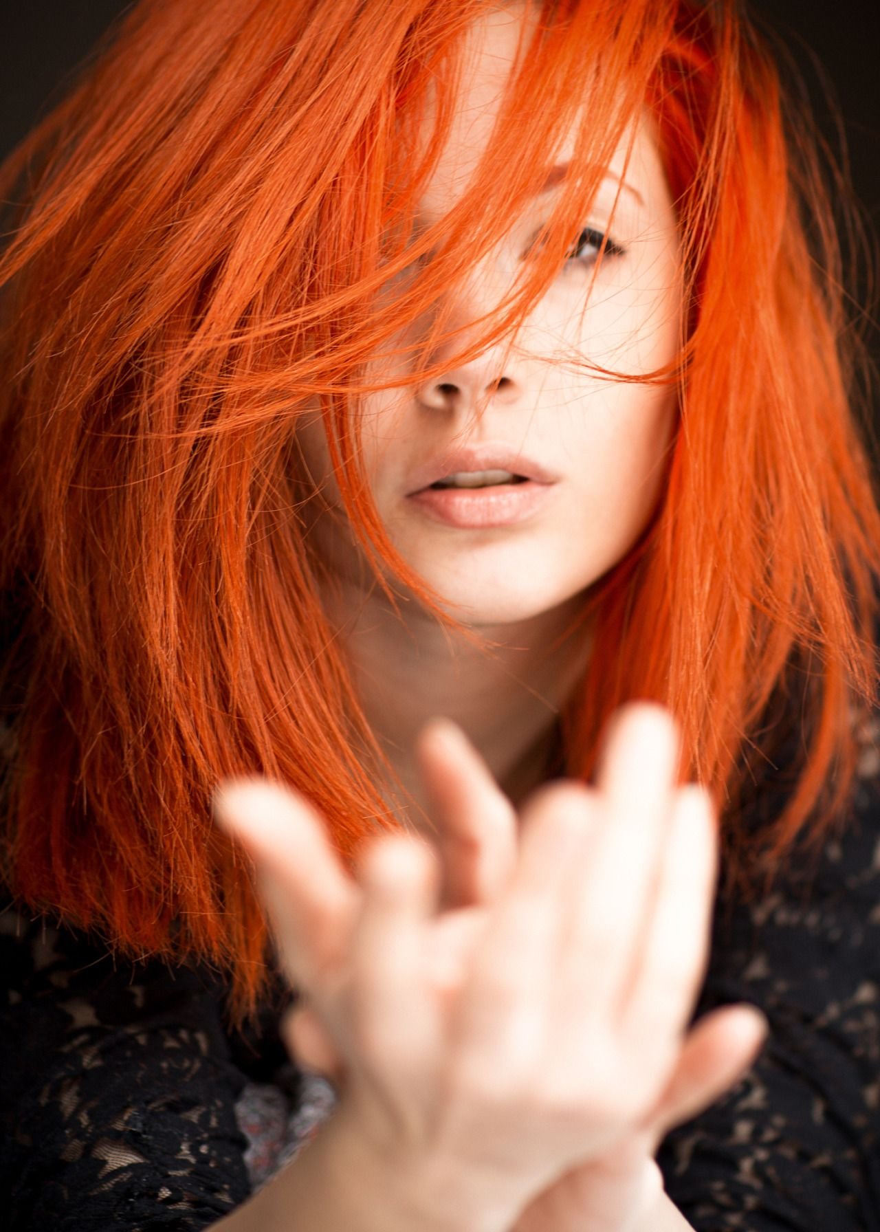 Рыжие девушки фото. Рыжие волосы. Рыжая женщина. Фотосессия с рыжими волосами. Девчонка с рыжими волосами.