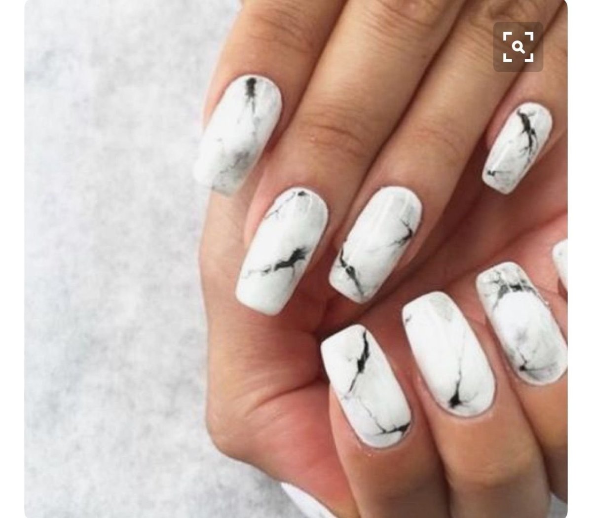 Белая база на ногтях