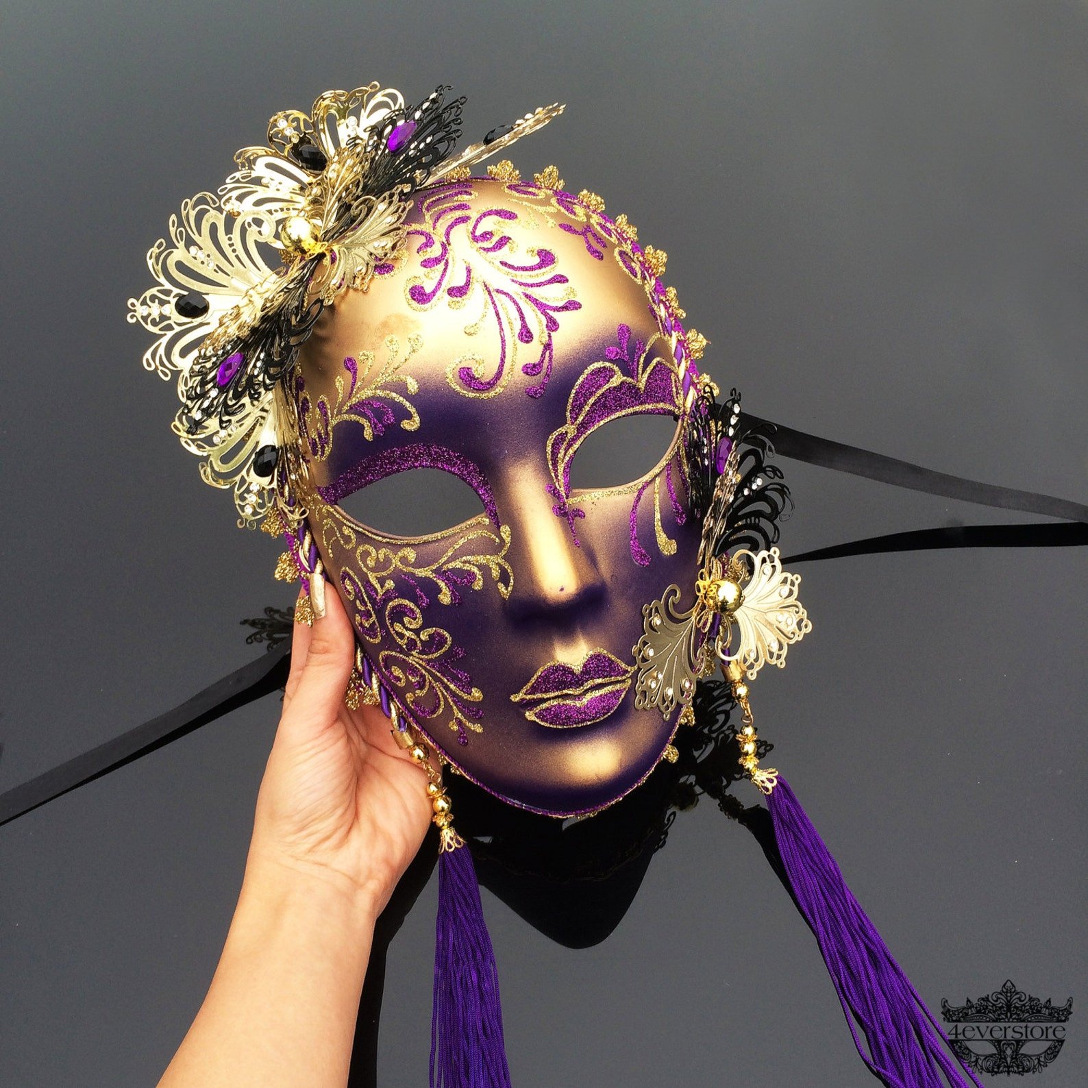 Самая красивая маска. Маска Марди гра. Красивые карнавальные маски. Маска венецианская. Маска в венецианском стиле.