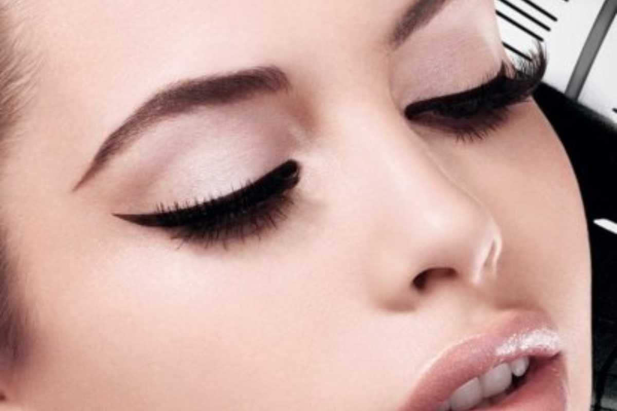 Классический Смоки айс макияж