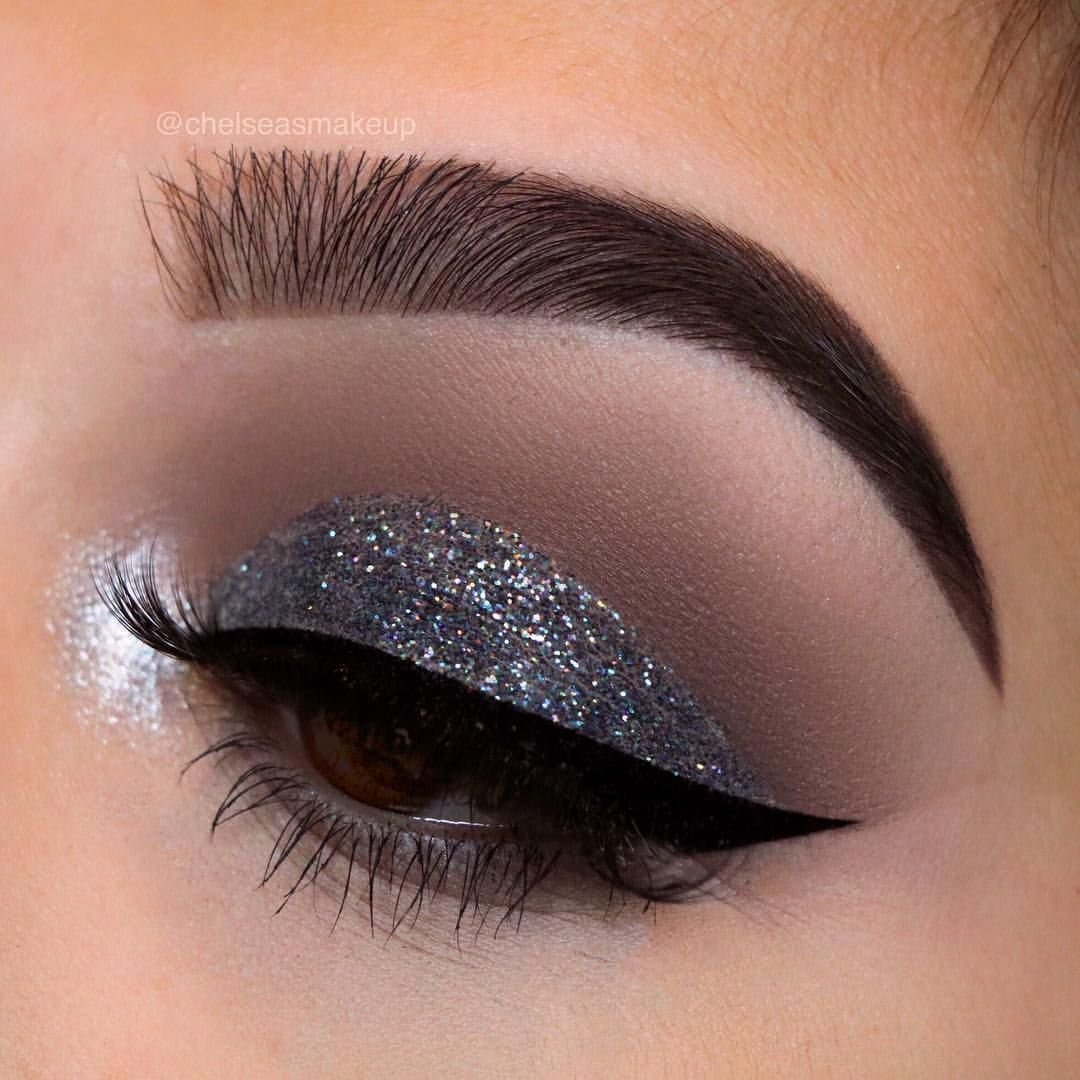 Макияж глаз тенями