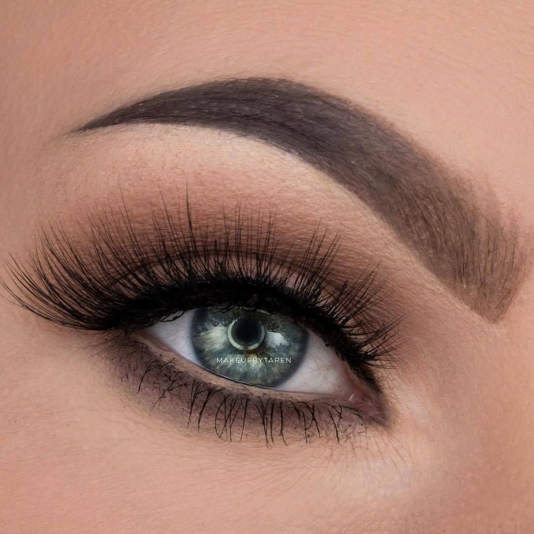 Макияж с белыми тенями