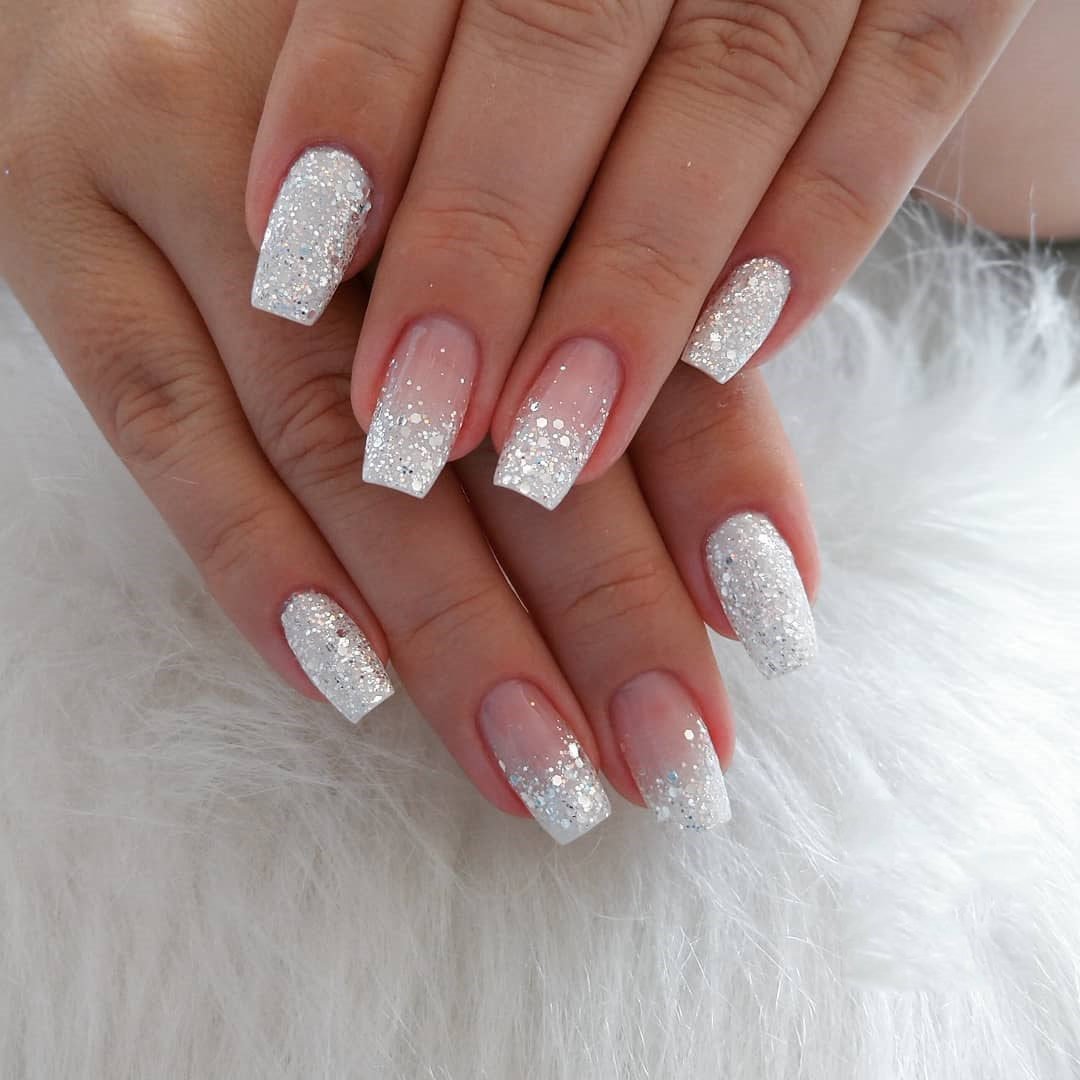 Белыйманикбр с блестками