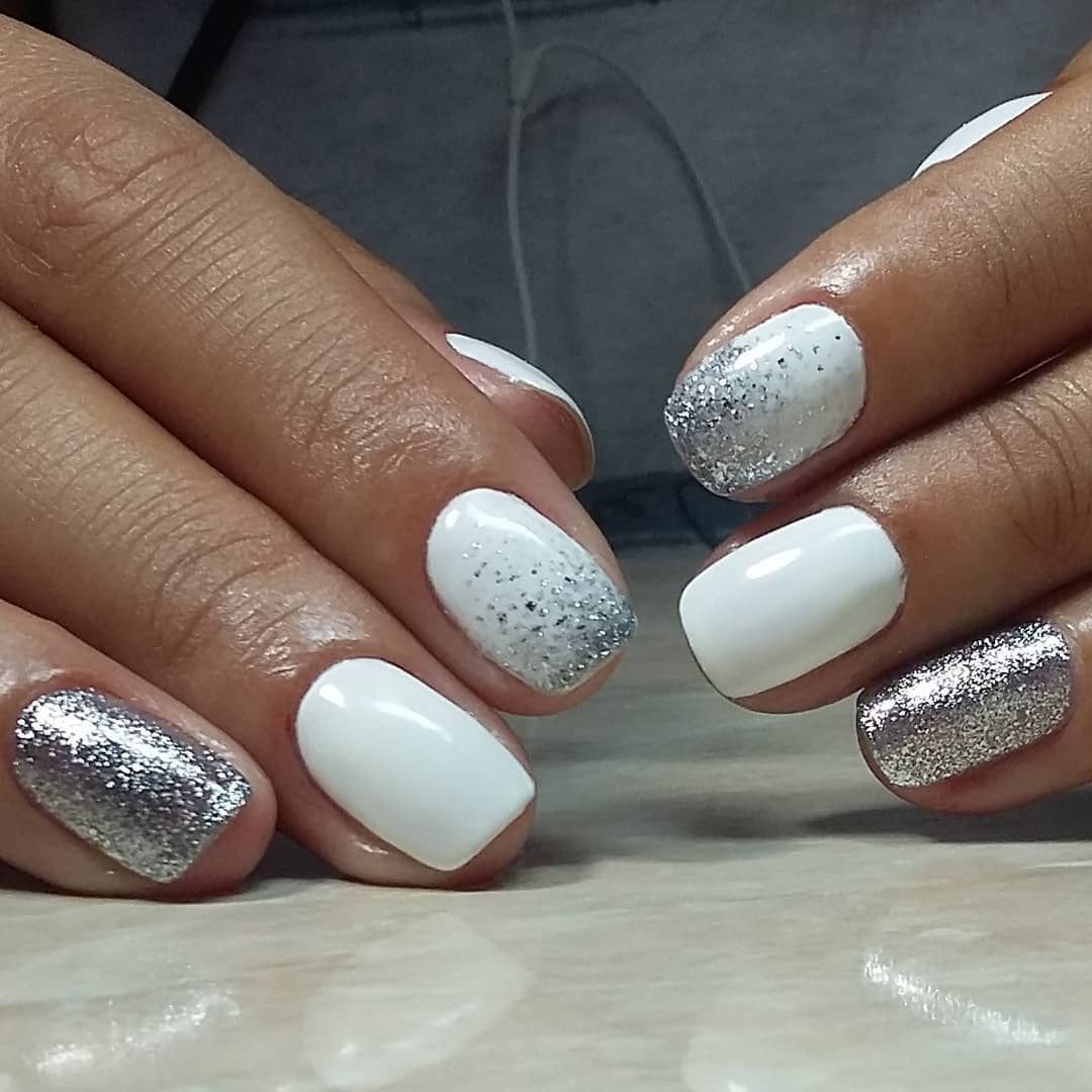 Маникюр белый с серебром