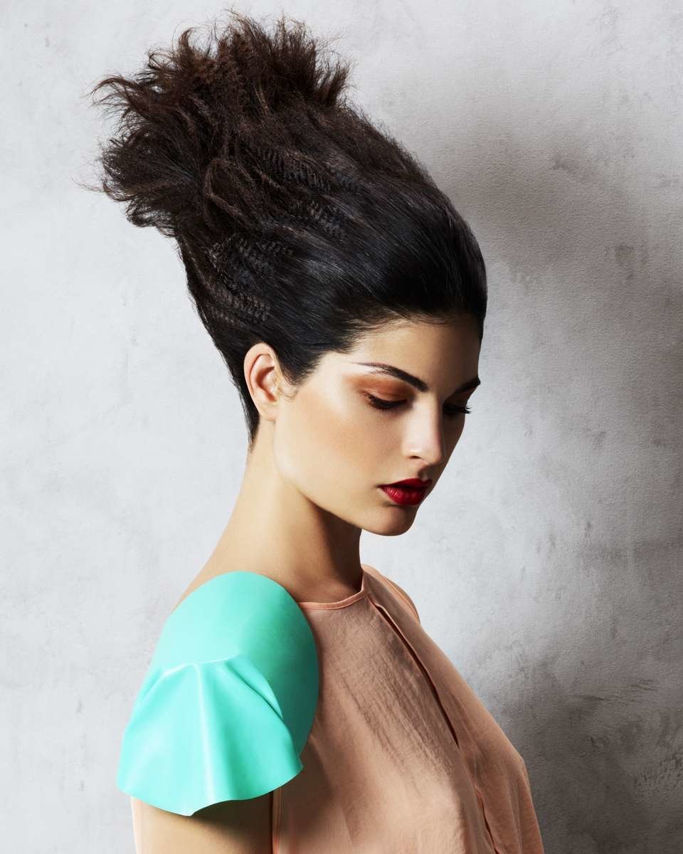 Короткая стрижка с зачесом назад женская