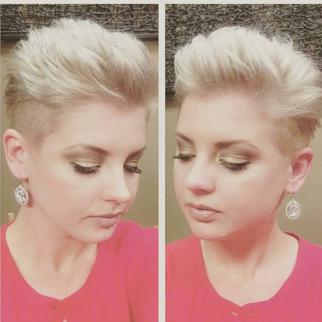 Пикси Боб каре стрижка блондинка